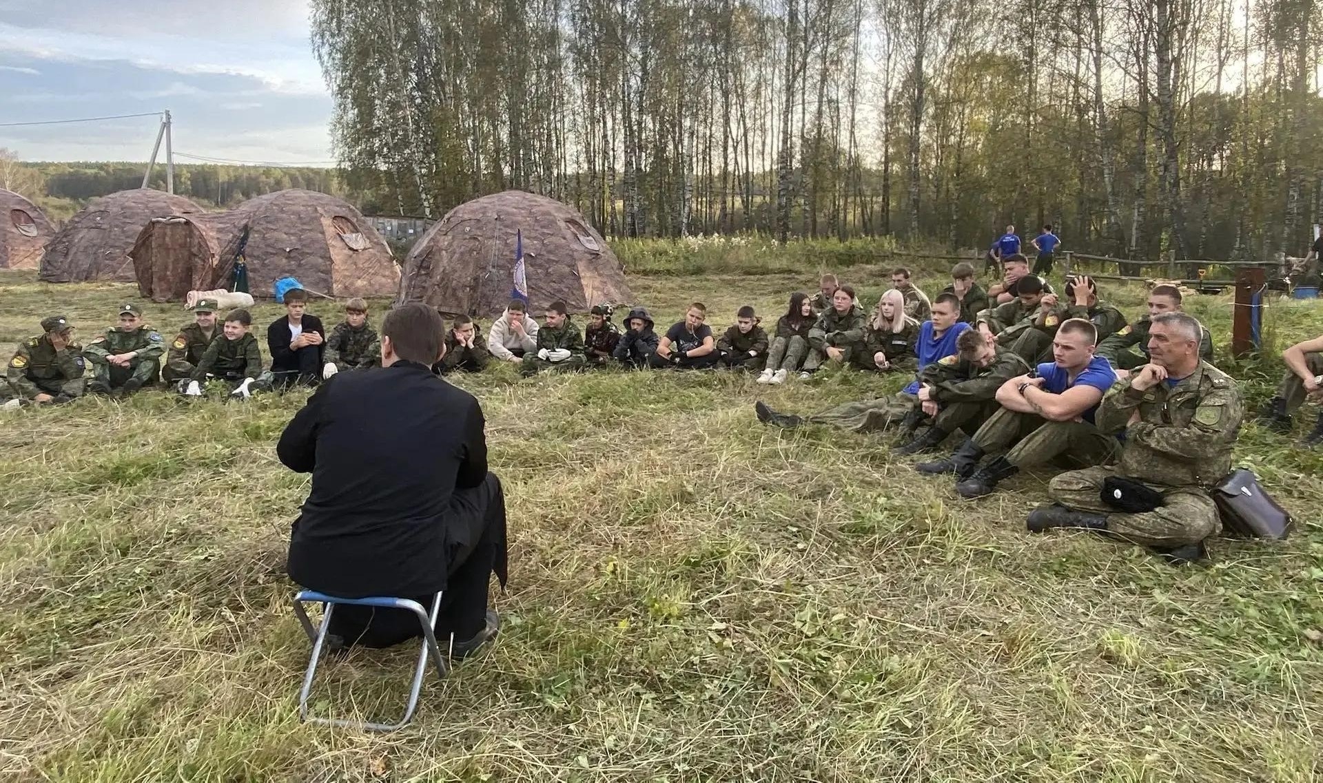 БЕСЕДА С МОЛОДЫМИ КАЗАКАМИ